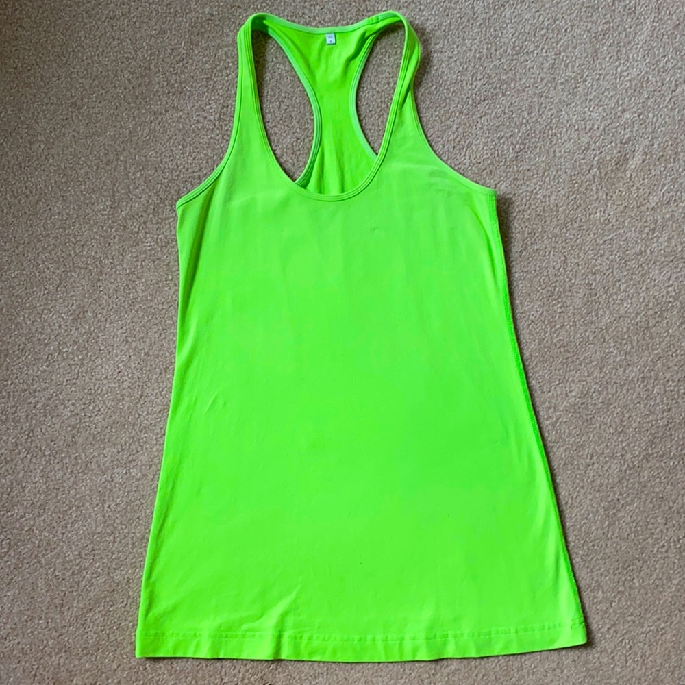 Lululemon long workout tank in good condition!